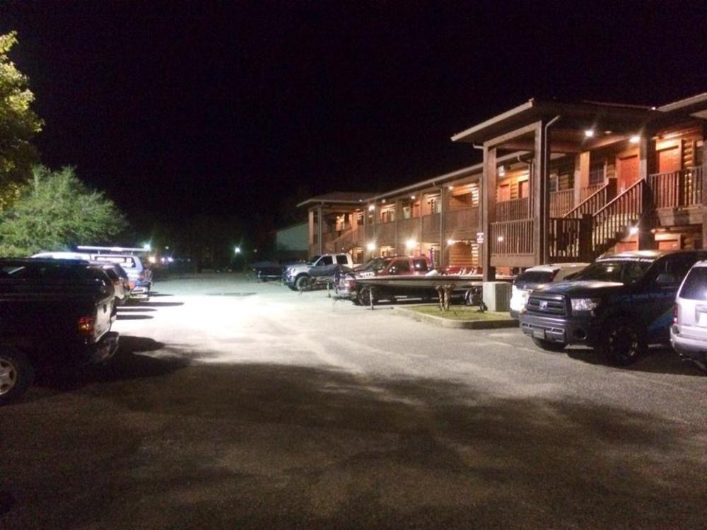 Log Cabin Inn Bay Minette エクステリア 写真